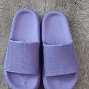 Slides/shower slippers